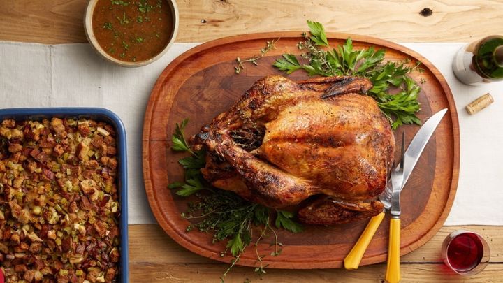 مراحل تهیه مرغ شکم پر به سبک شیرازی