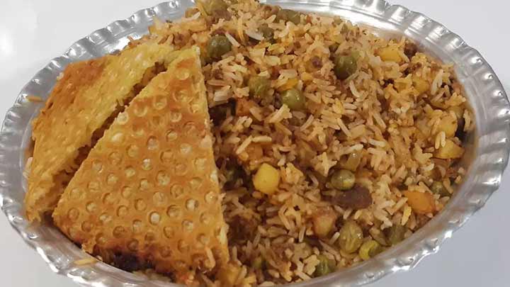 مراحل تهیه نخود پلو با گوشت چرخ کرده