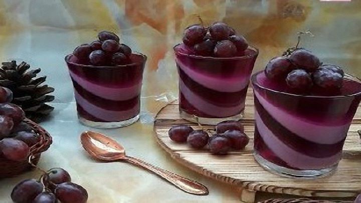 با انگور یخ زده ۳ دسر خوشمزه برای مجالس درست کنید