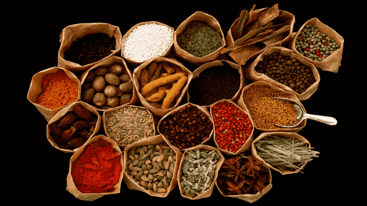 چگونه ادویه اصل را از تقلبی تشخیص دهیم؟