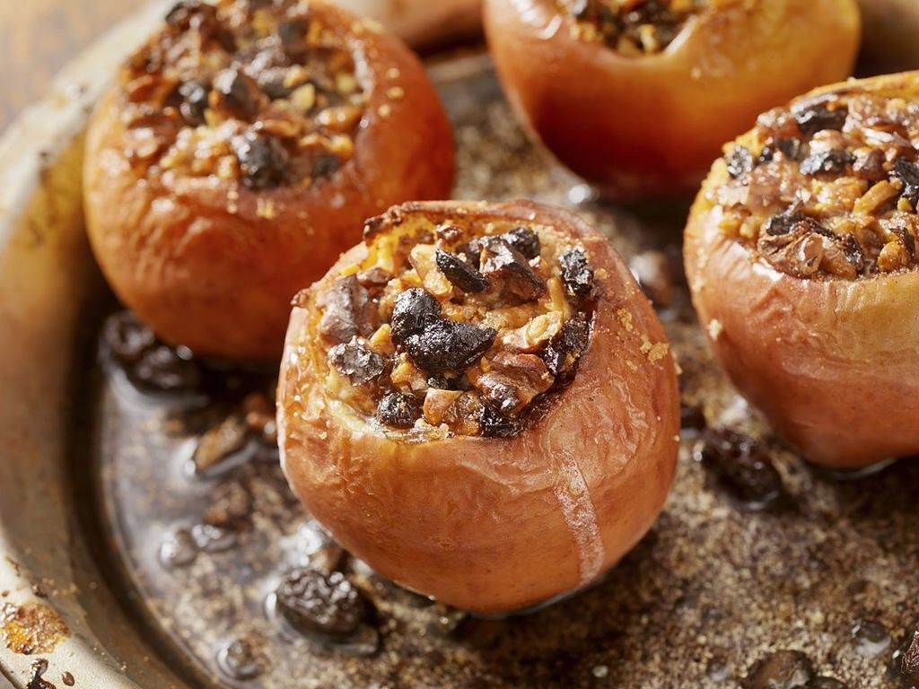 دستور تهیه دستور تهیه دسر سیب شکم پر خوشمزه و مجلسی (مرحله به مرحله)