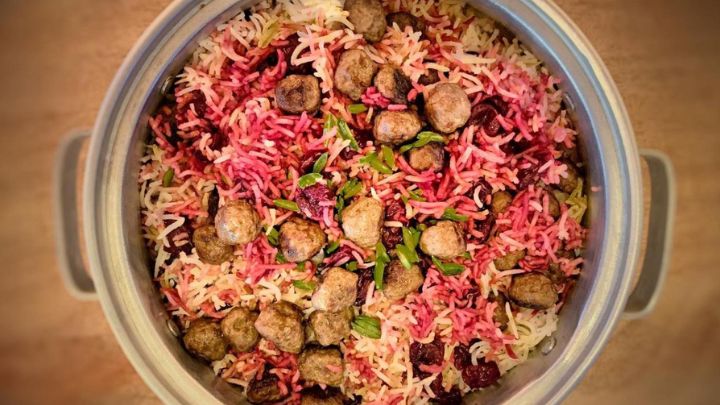 رسپی آلبالو پلو با گوشت چرخ‌کرده (یک ناهار مجلسی)