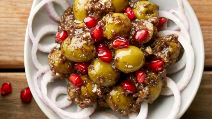 رسپی زیتون پرورده با رب آلو؛ طعمی جذاب و متفاوت