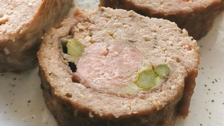رولت گوشت و پسته، انفجاری از طعم در دهان شما!