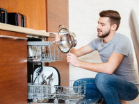 نمک ماشین ظرفشویی چیست و چگونه سختی آب را از بین میبرد؟