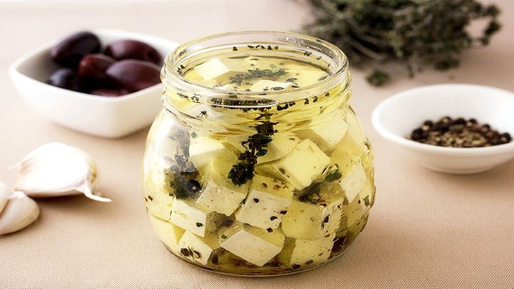 طرز تهیه زیتون پنیر شمالی