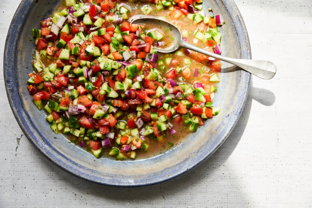 دستور تهیه سالاد شیرازی مجلسی (مرحله به مرحله)