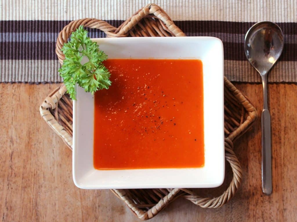 دستور تهیه سوپ فلفل دلمه ای مقوی بسیار خوشمزه (مرحله به مرحله)