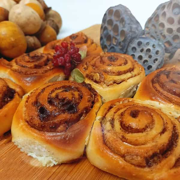 مواد لازم و آموزش رول دارچینی خانگی (مرحله به مرحله)
