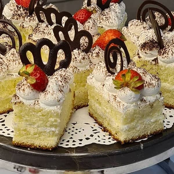 مواد لازم و آموزش شیرینی تر بدون فر خانگی (مرحله به مرحله)