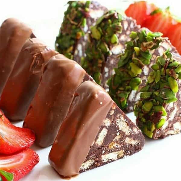 مواد لازم و آموزش شیرینی شکلاتی بدون فر خانگی (مرحله به مرحله)