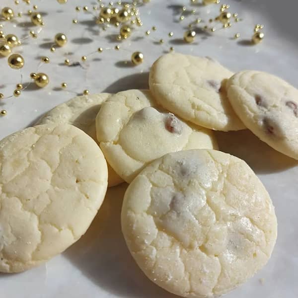 مواد لازم و آموزش شیرینی کشمشی خانگی (مرحله به مرحله)