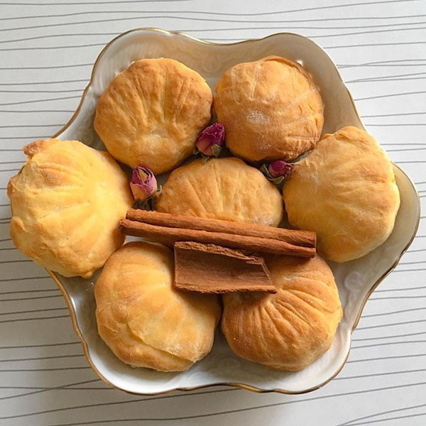 مواد لازم و آموزش شیرینی کیکی خانگی (مرحله به مرحله)