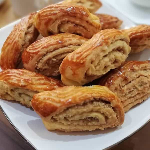 مواد لازم و آموزش شیرینی گاتا خانگی (مرحله به مرحله)