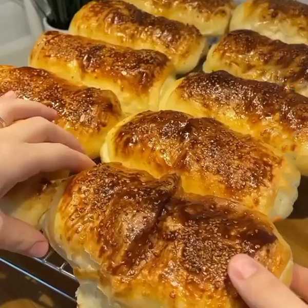 مواد لازم و آموزش نان پوآچا پیتزایی خانگی (مرحله به مرحله)