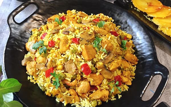 مواد لازم و آموزش پلو یونانی خانگی (مرحله به مرحله)