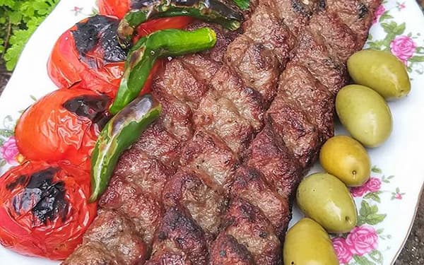 مواد لازم و آموزش کباب کوبیده تابه ای خانگی (مرحله به مرحله)