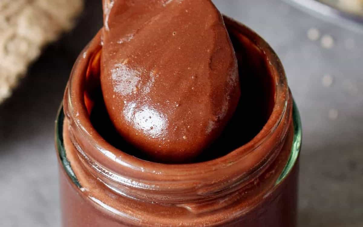 مواد لازم و آموزش کرم شکلاتی خانگی (مرحله به مرحله)