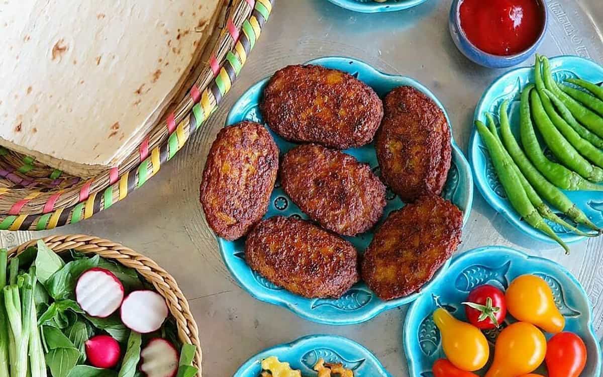 مواد لازم و آموزش کوکو سیب زمینی با گوشت چرخ کرده برای 2 یا 4 یا 6 نفر | تناسب ساده