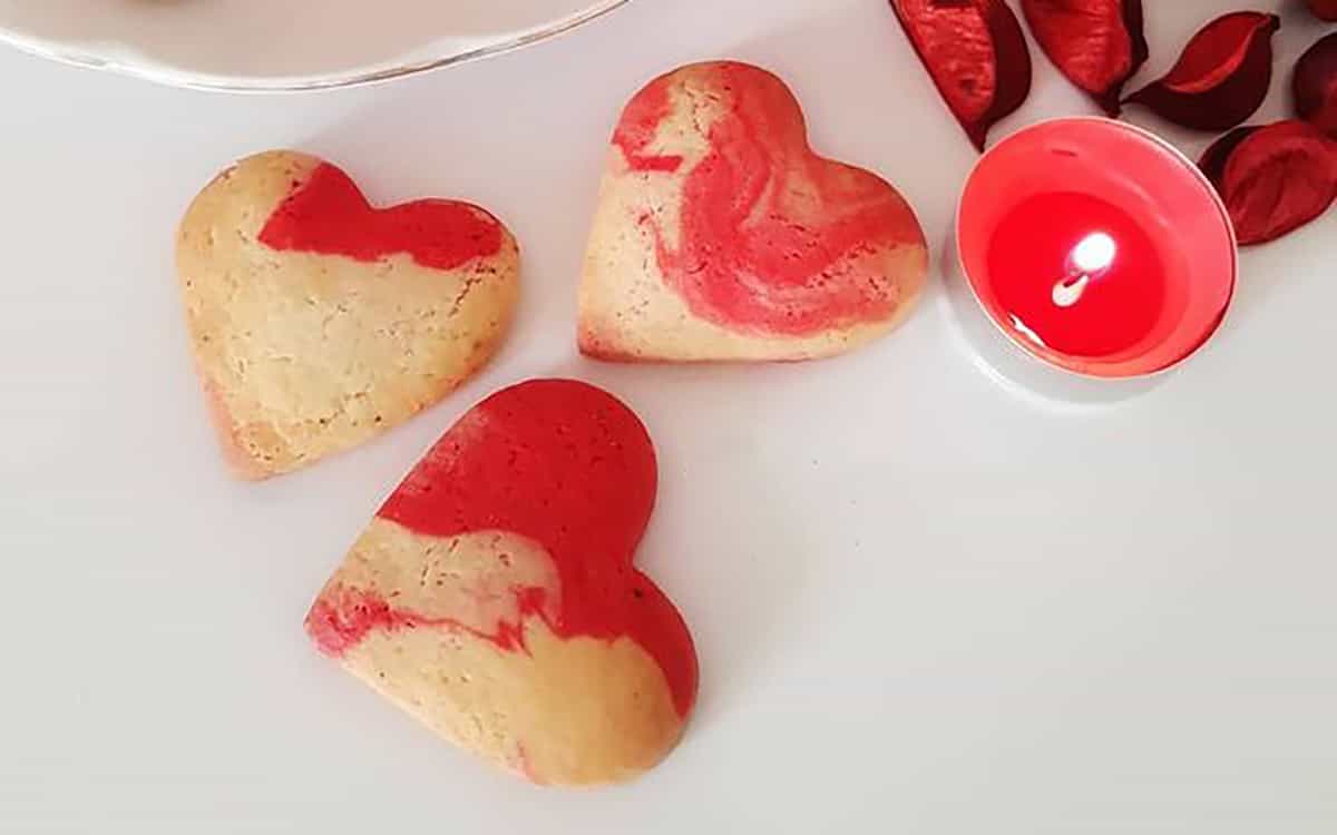مواد لازم و آموزش کوکی قلبی خانگی (مرحله به مرحله)
