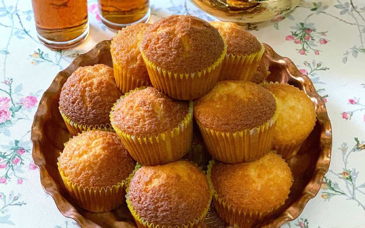 مواد لازم و آموزش کیک آجیلی خانگی (مرحله به مرحله)