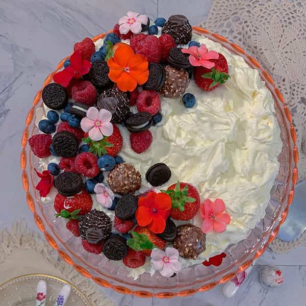 مواد لازم و آموزش کیک تولد خانگی (مرحله به مرحله)