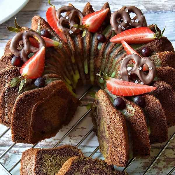 مواد لازم و آموزش کیک ماچا خانگی (مرحله به مرحله)