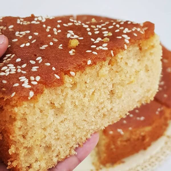 مواد لازم و آموزش کیک نخودچی خانگی (مرحله به مرحله)