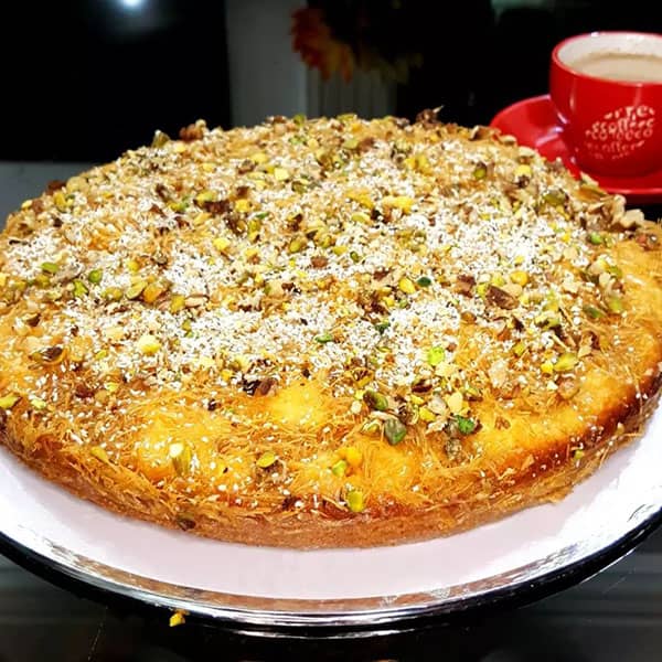 مواد لازم و آموزش کیک کادایف خانگی (مرحله به مرحله)