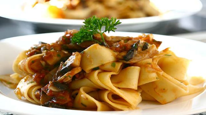 پاستا بادمجان؛ یک غذای ایتالیایی با رنگ و بوی ایرانی