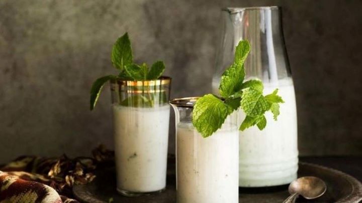۴ ترفند ساده برای معلق نماندن نعناع خشک روی دوغ!