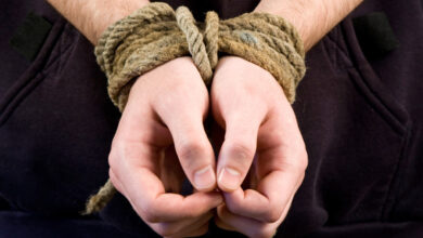تعبیر خواب اسارت ⛓ (کامل و رایگان | از نظر معبران و موضوعات مختلف)