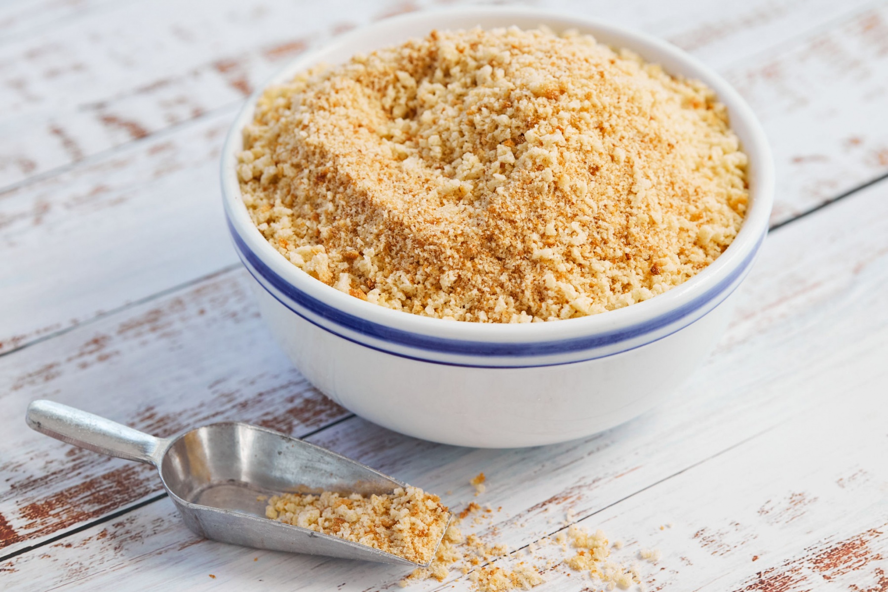 آیا پودر سوخاری از آرد سوخاری بهتر است؟ (2 نکته مهم)