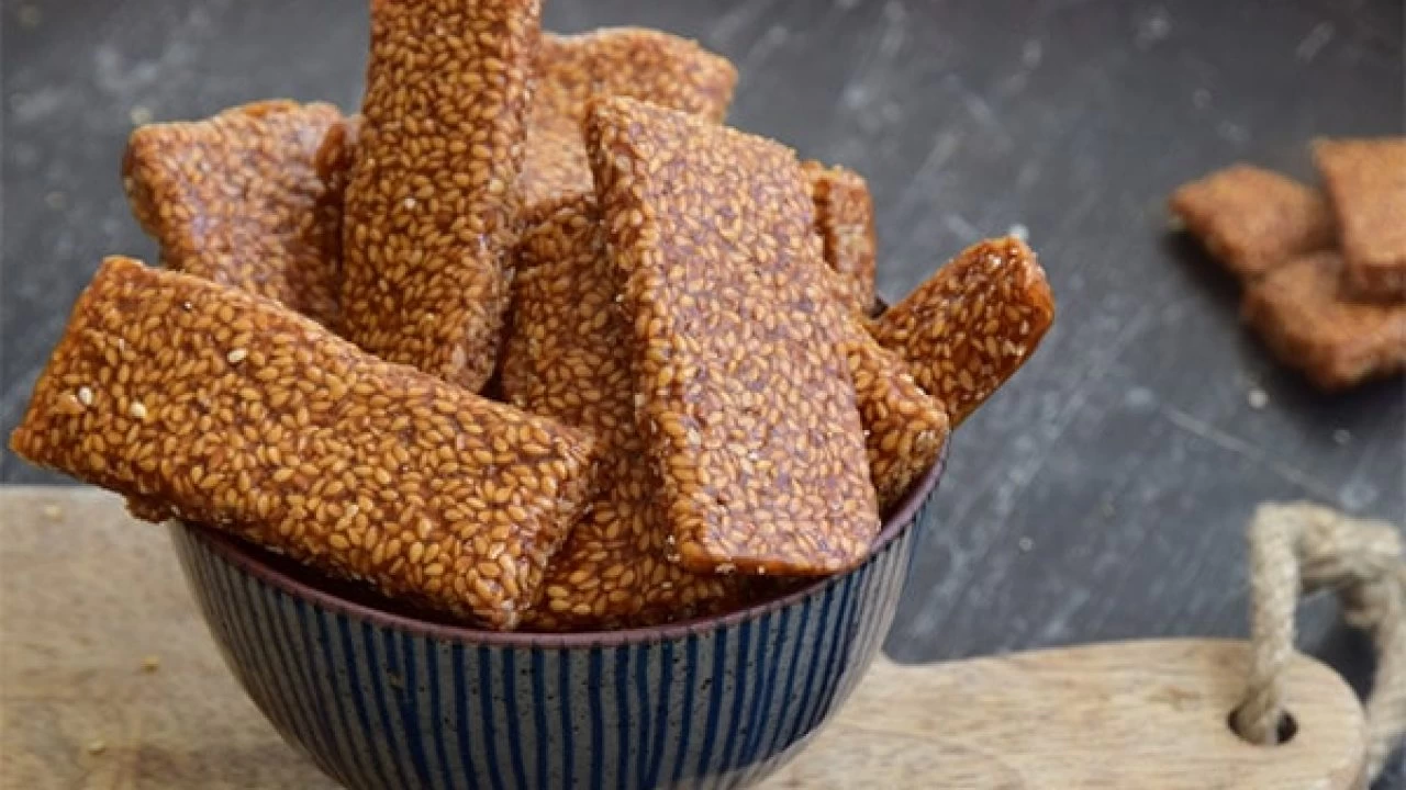 بررسی 2 دلیل تلخ شدن سوهان + خواص سوهان کنجدی (2 نکته مهم)