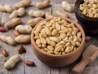 طبع بادام زمینی : بادام زمینی گرم است یا سرد ؟