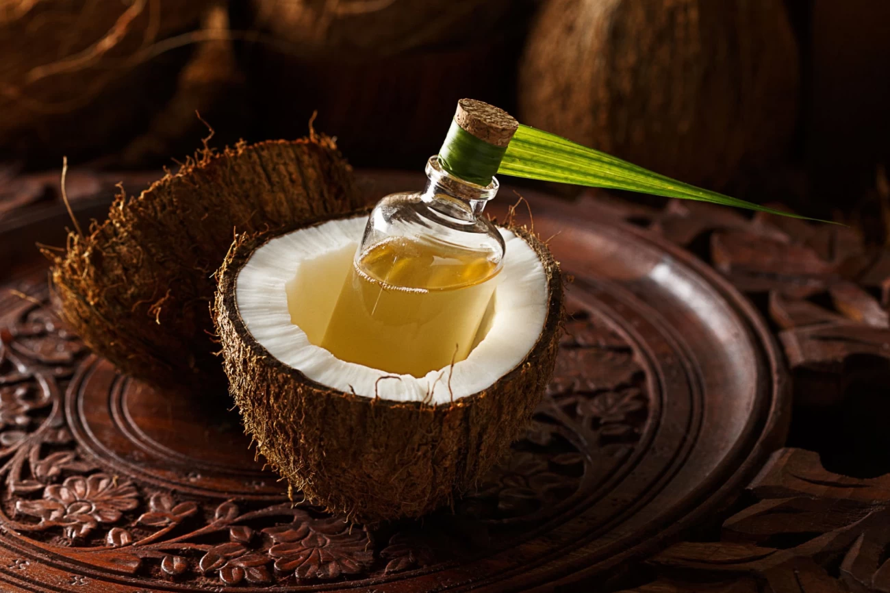 ۳ ترفند اساسی جهت تهیه روغن نارگیل در منزل (2 نکته مهم)