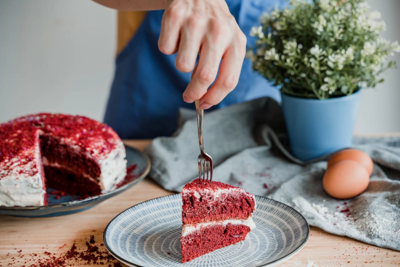 عکس مخملی کردن کیک