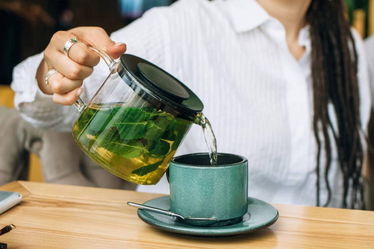 چگونه چای سبز طبیعی و با کیفیت را بشناسیم؟ (2 نکته مهم)