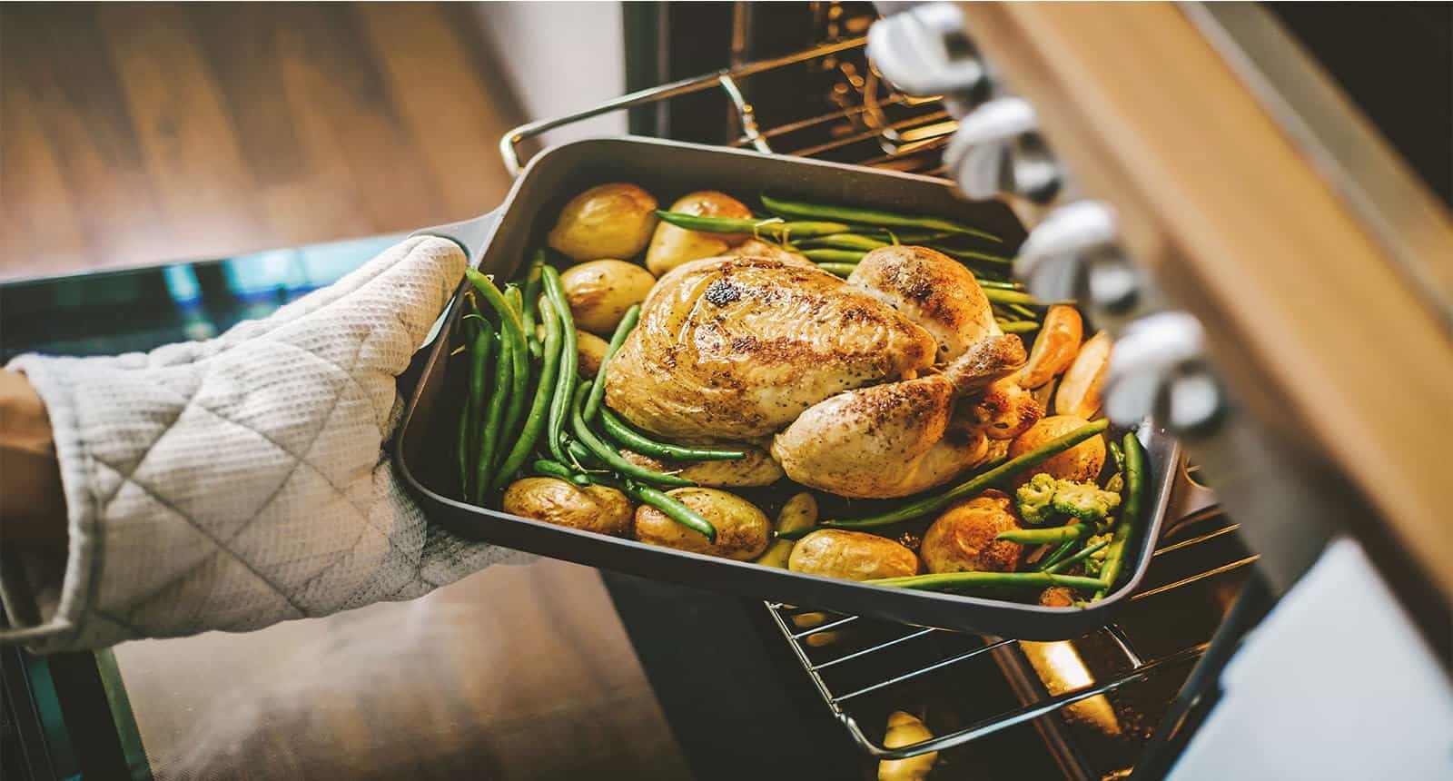 چگونه تا رسیدن مهمان‌ها غذا را گرم نگه داریم؟