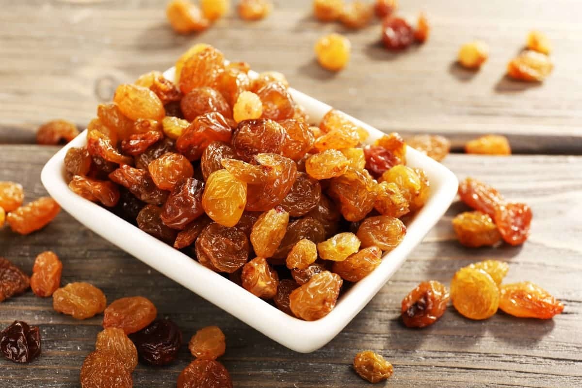 طرز تهیه کشمش پلویی به روش صنعتی (خشک کردن کشمش با آفتاب) (2 نکته مهم) طرز تهیه کشمش پلویی به روش صنعتی (خشک کردن کشمش با آفتاب) (2 نکته مهم)