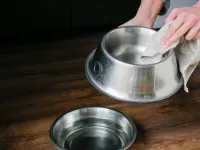 رفع خط و خش وسایل استیل با چند تکنیک ساده (2 ترفند عالی) ۸ اقدام مهم و کاربردی جهت براق کردن ظروف استیل