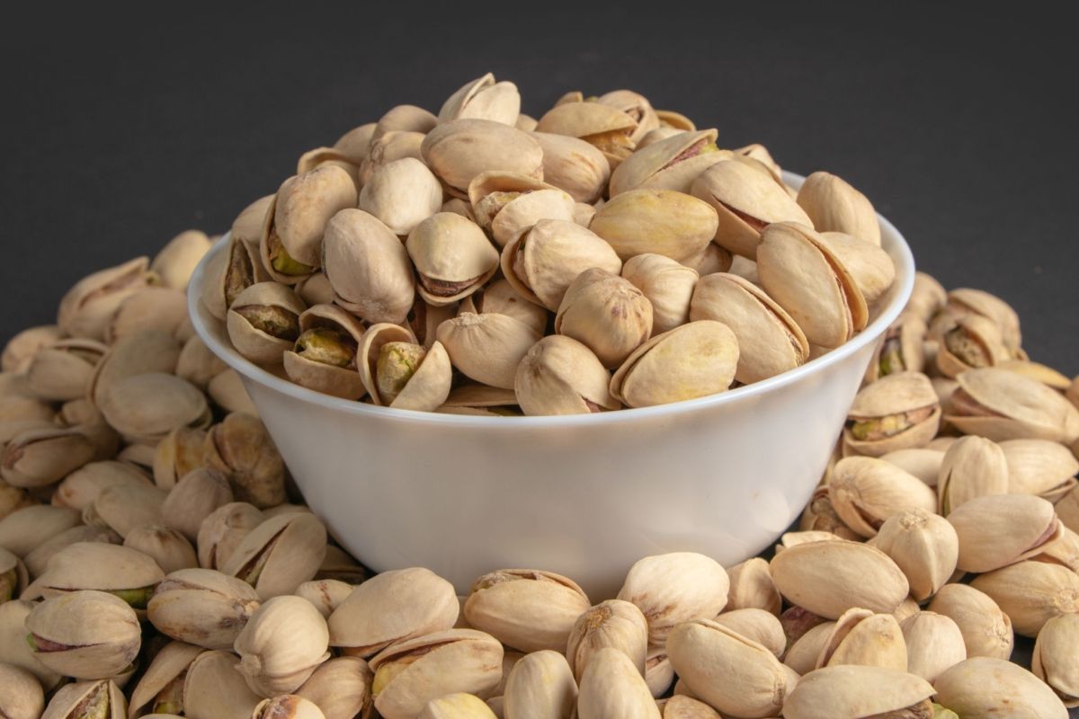 چگونه پسته را در منزل طعم دار کنیم؟