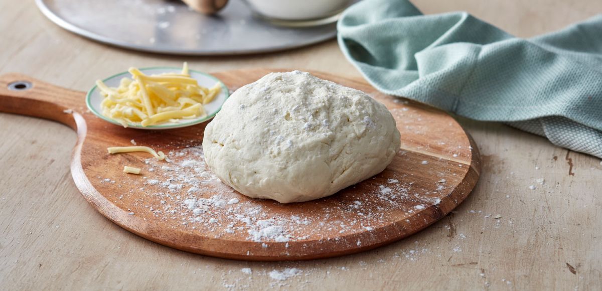 چگونه خمیر پیتزا ترد درست کنیم ؟ (2 نکته مهم)