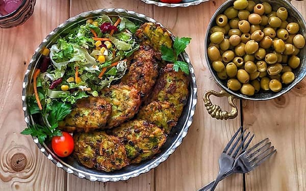مواد لازم و آموزش کوکو اسفناج خانگی (مرحله به مرحله) مواد لازم و آموزش کوکو اسفناج خانگی (مرحله به مرحله)