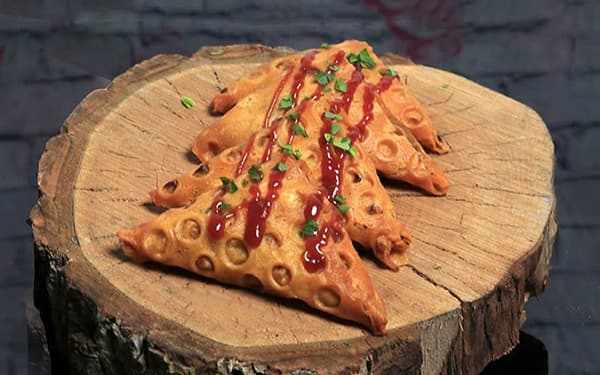 مواد لازم و آموزش سمبوسه گوشت خانگی (مرحله به مرحله)