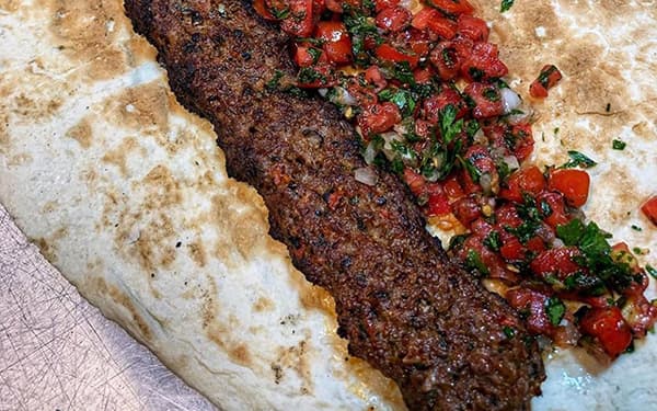 مواد لازم و آموزش آدانا کباب خانگی (مرحله به مرحله) مواد لازم و آموزش آدانا کباب خانگی (مرحله به مرحله)