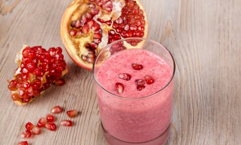 رسپی میلک شیک انار؛ ساده‌ ترین و خوشمزه‌ ترین رسپی