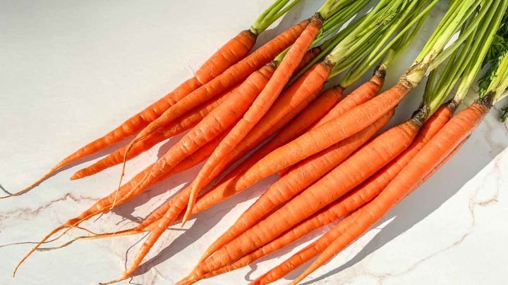 چگونه هویج مناسب را انتخاب کنیم؟ (۵ نکته مهم)