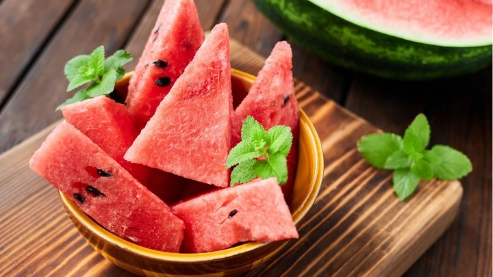۱۹ خوراکی که نباید در فریزر گذاشت کدام مواد غذایی را نباید در فریزر گذاشت؟