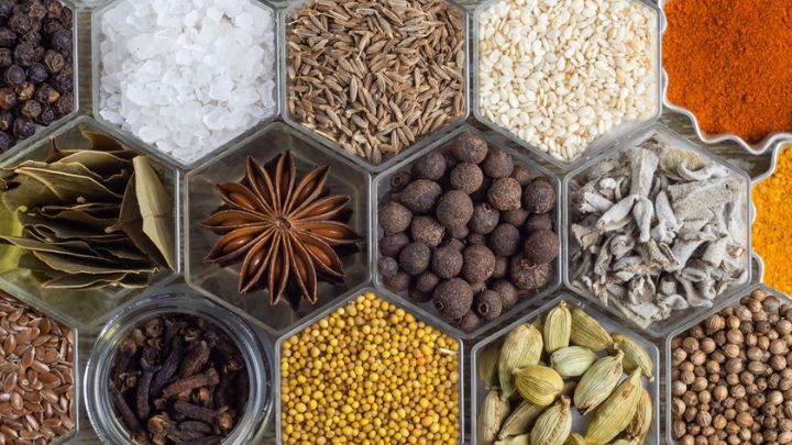 گلپر یکی از ادویه‌های پرطرفدار در آشپزی ایرانی